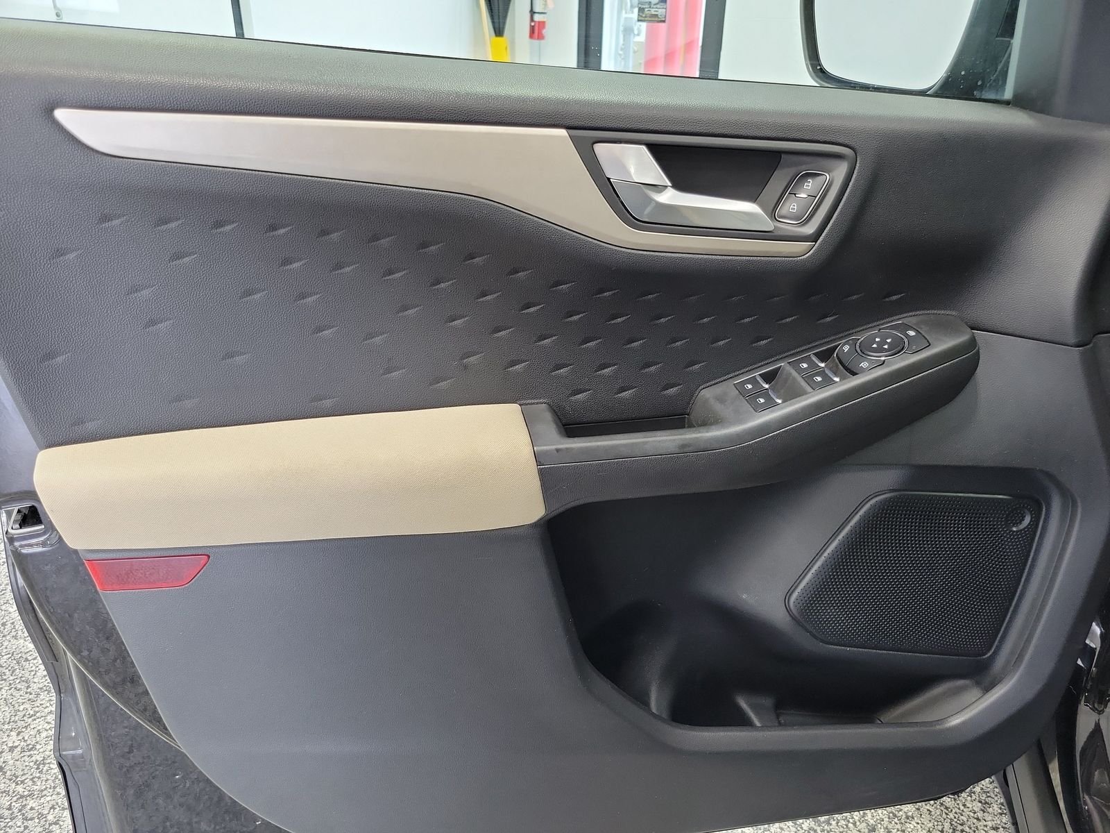 Used 2020  Ford SE image 6