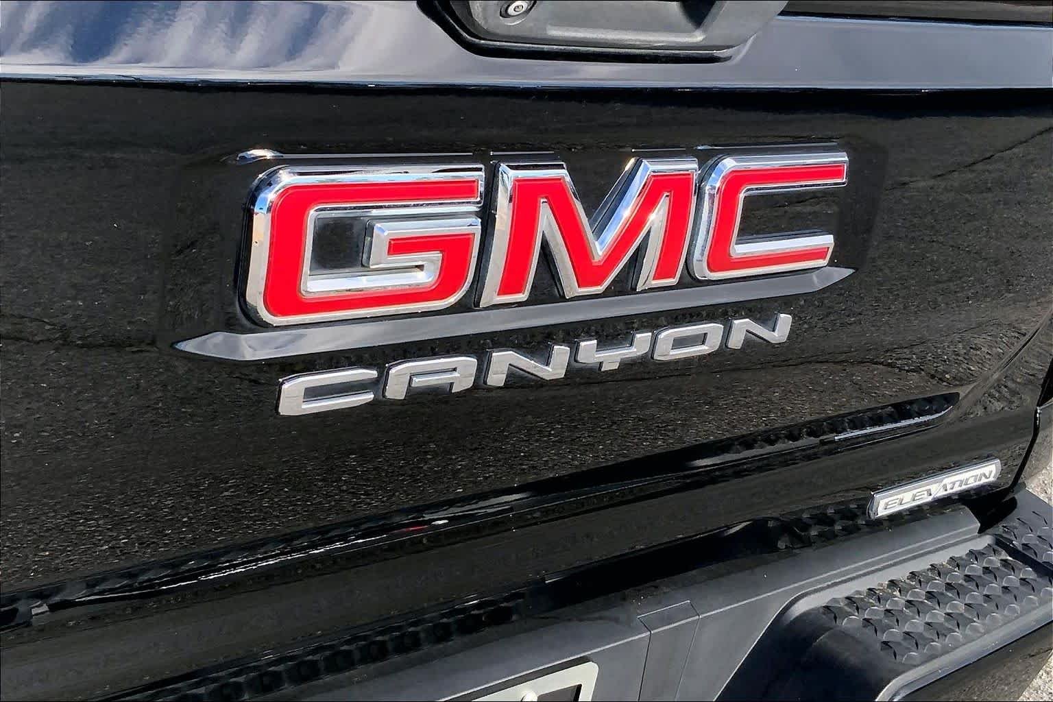 Used 2023 Onyx Black GMC 2WD Elevation image 28