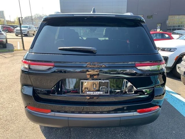 Used 2026 Black Jeep Altitude image 4