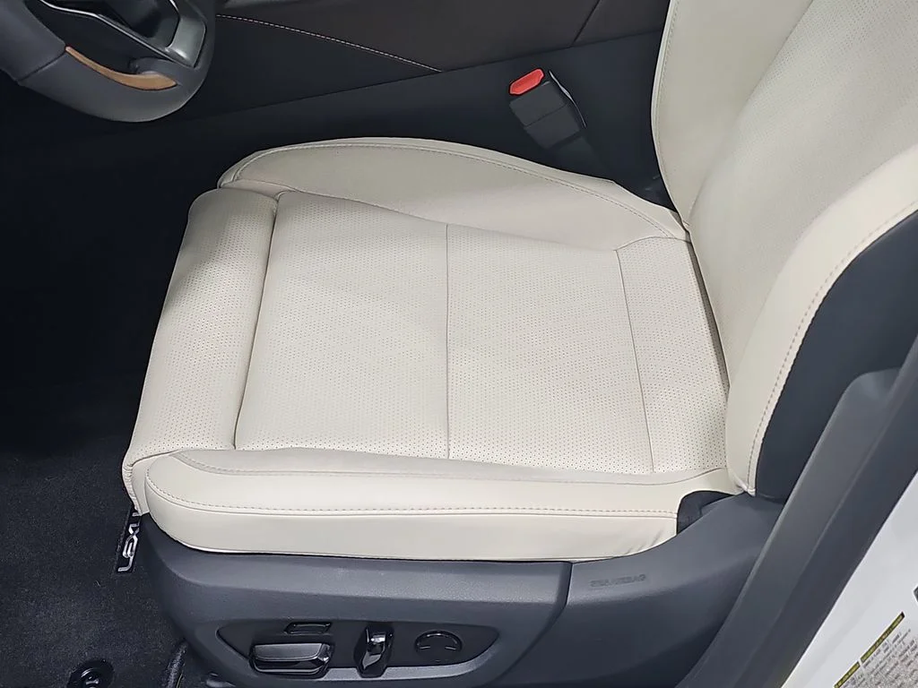 New 2026 Eminent White Pearl Lexus LUXURY image 28