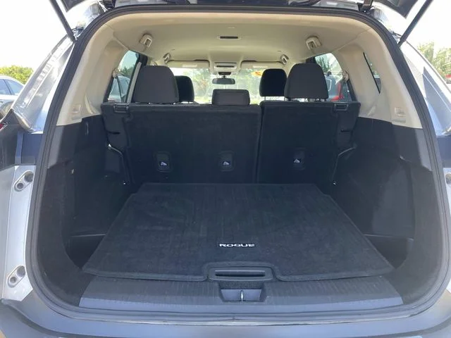 Used 2022 Silver Nissan SV image 7