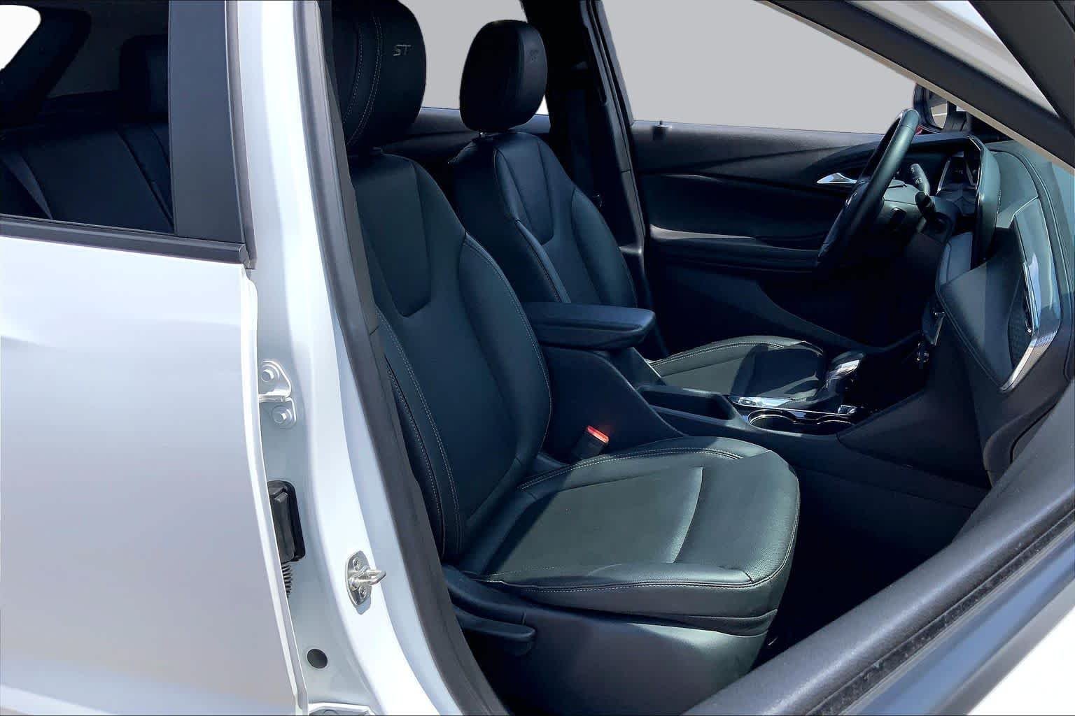 Used 2024 Summit White Buick Sport Touring image 9