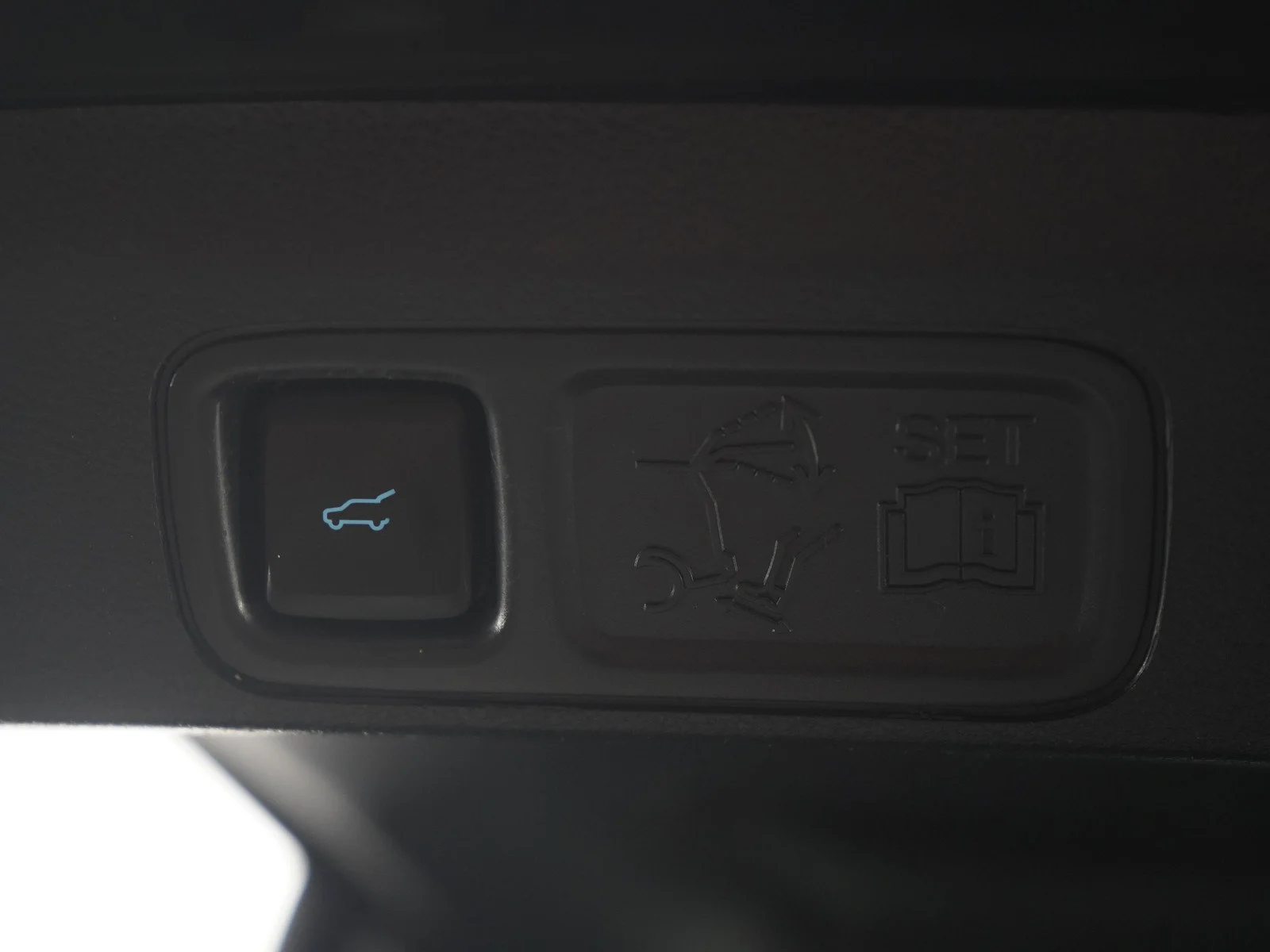 Used 2022 Black Metallic Ford Limited image 18