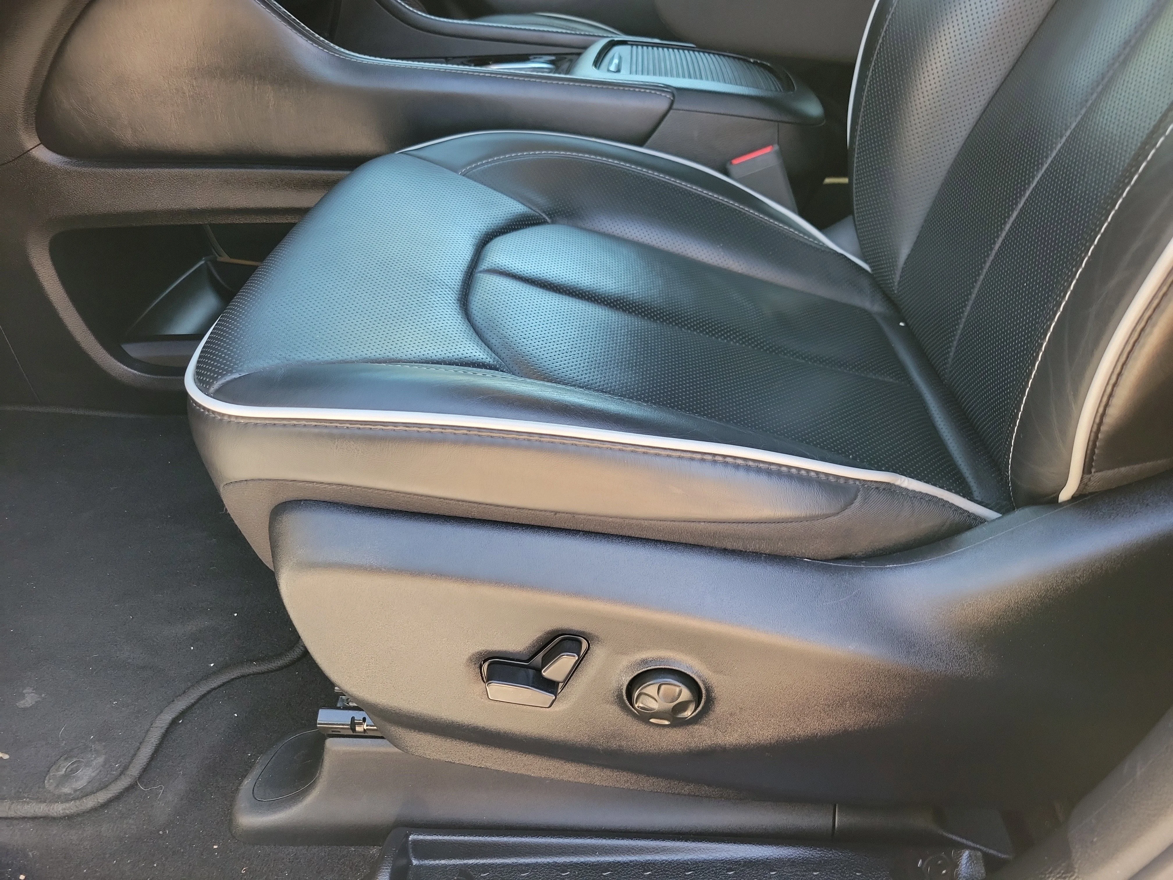 2025 Chrysler Pacifica Limited - Photo 7