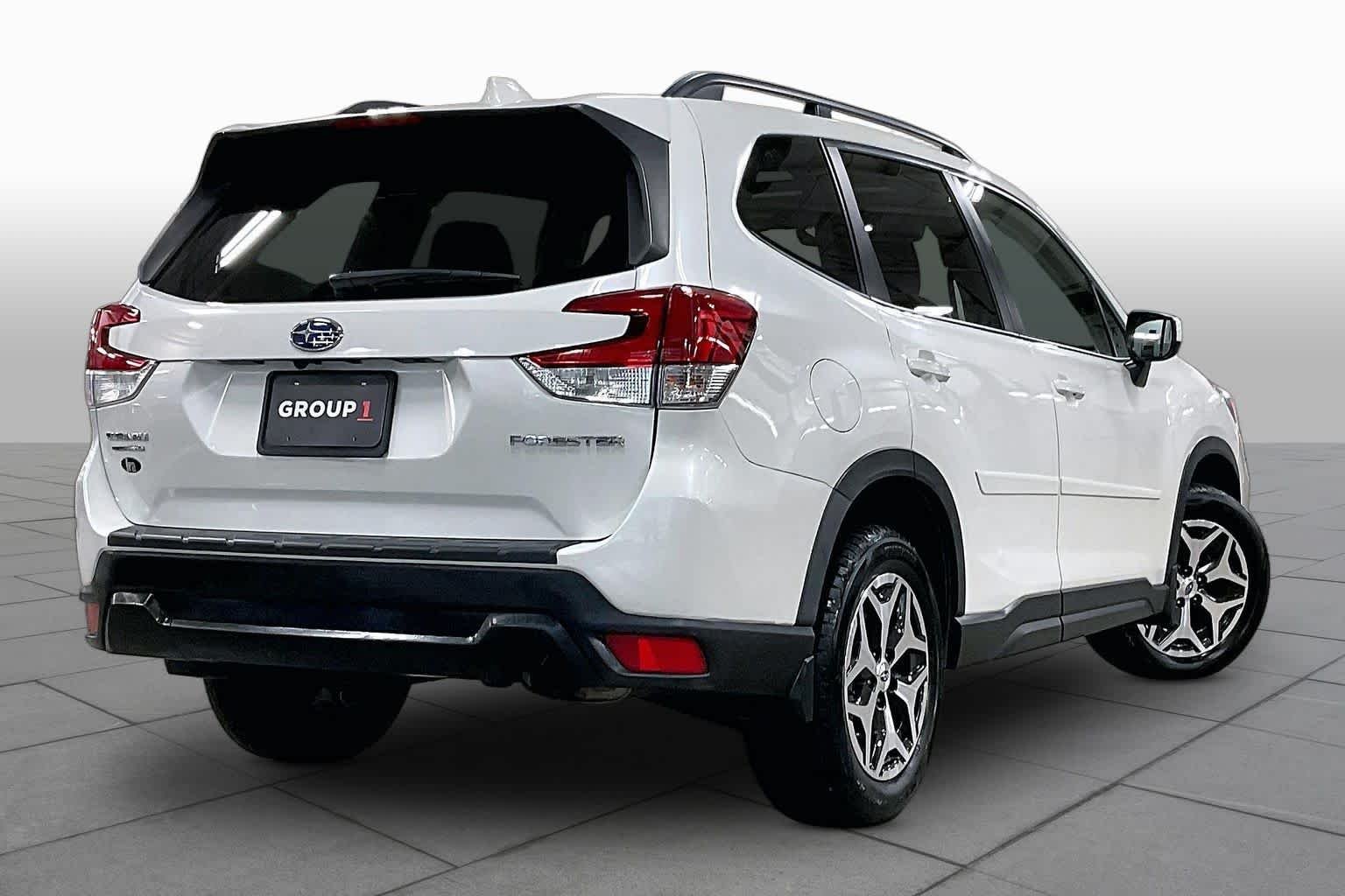 Used 2019 Crystal White Pearl Subaru Premium image 13