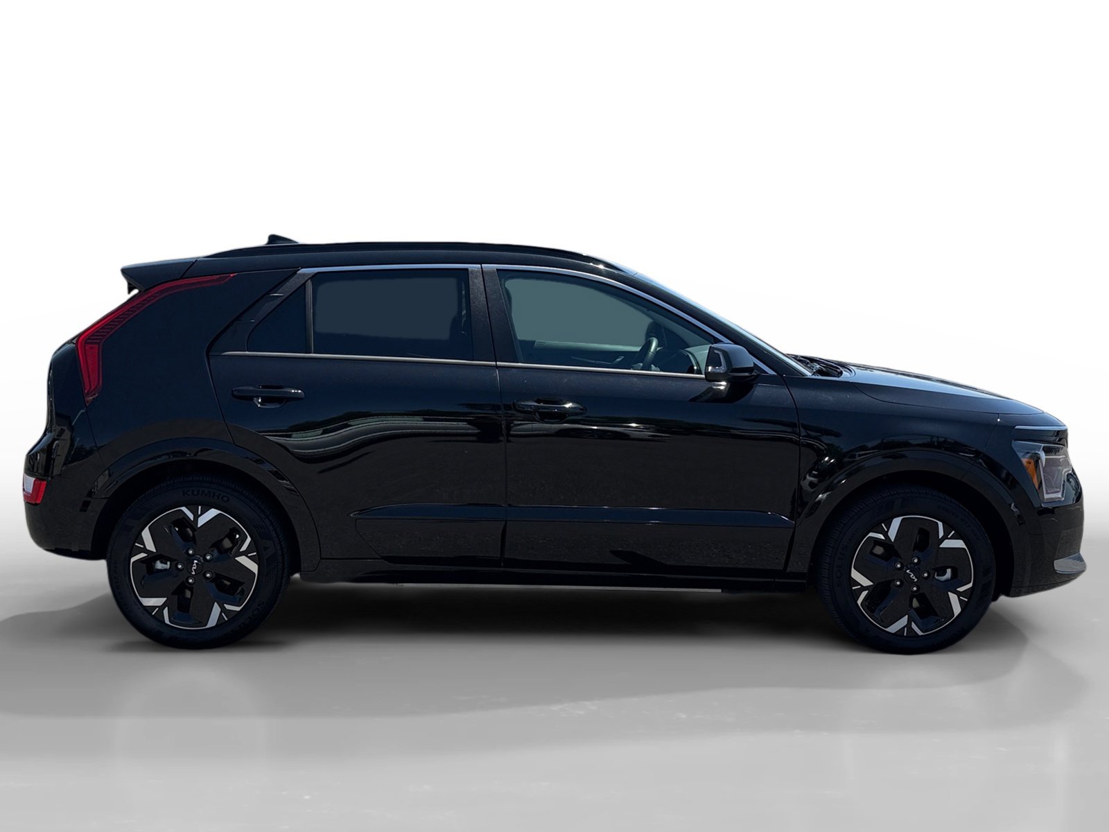 Used 2024 Aurora Black Kia Wind image 6