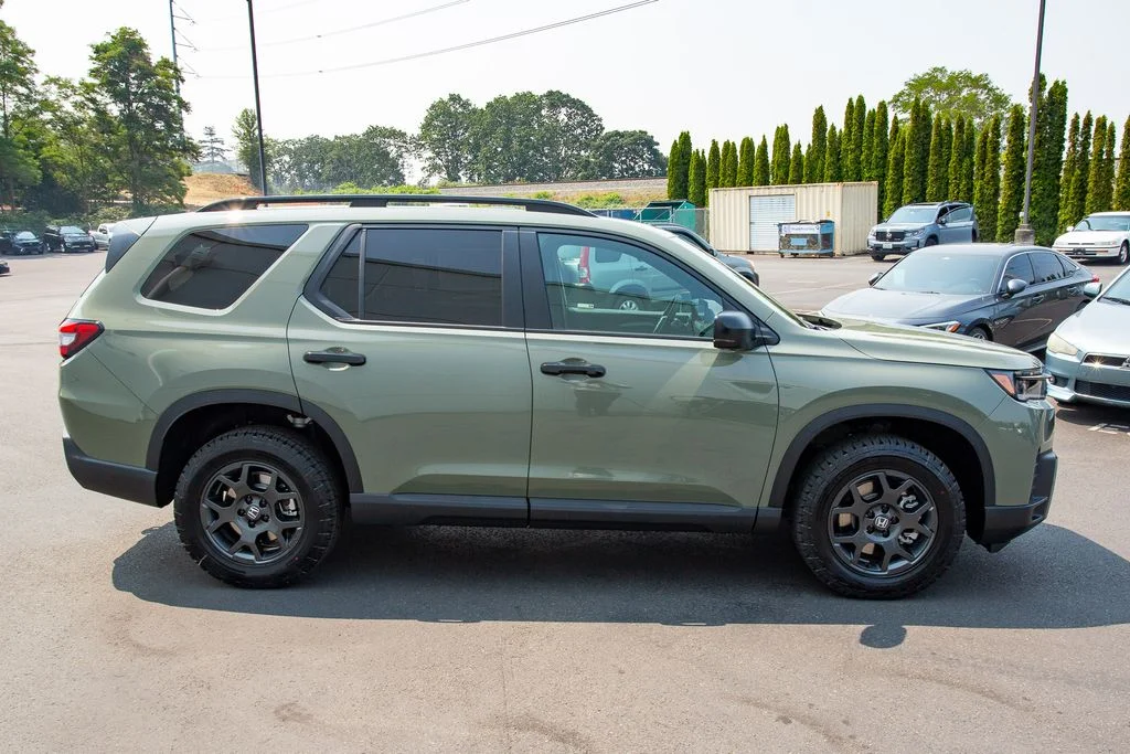 New 2026 Ash Green Metallic Honda TrailSport w/Pet Package image 5