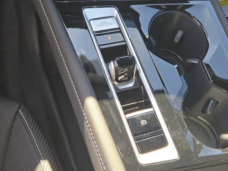 2025 Volkswagen Atlas Cross Sport SE w/Tech - Photo 13