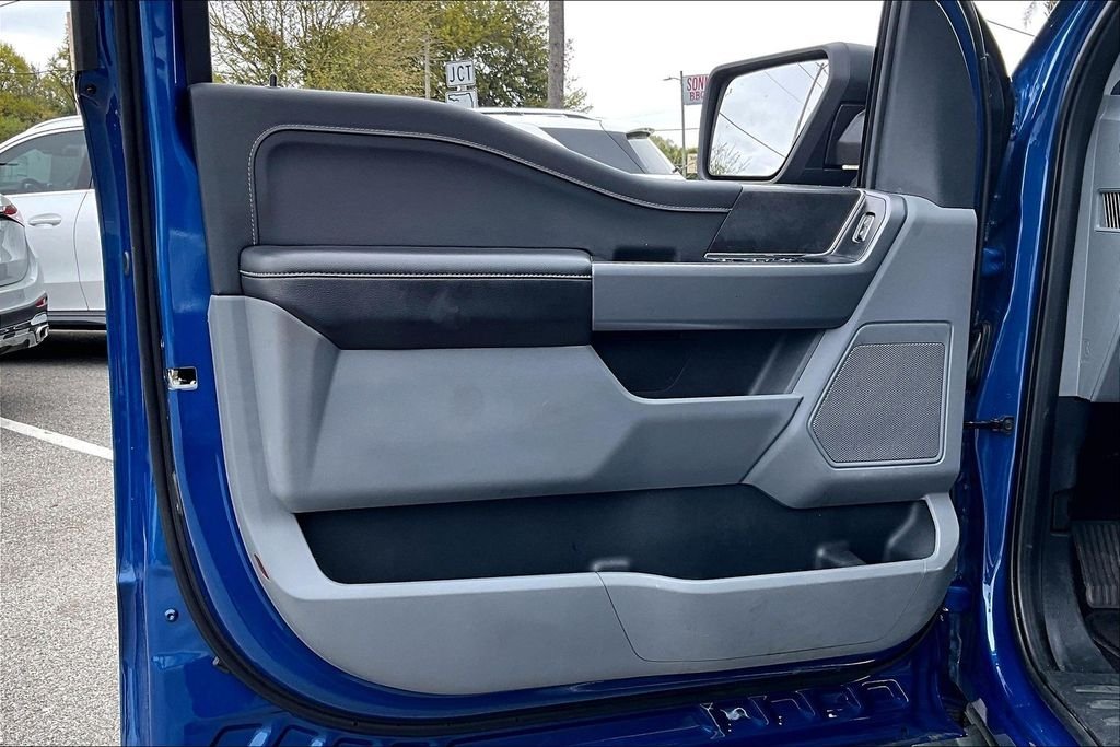 Used 2025 Blue Ford XLT image 17