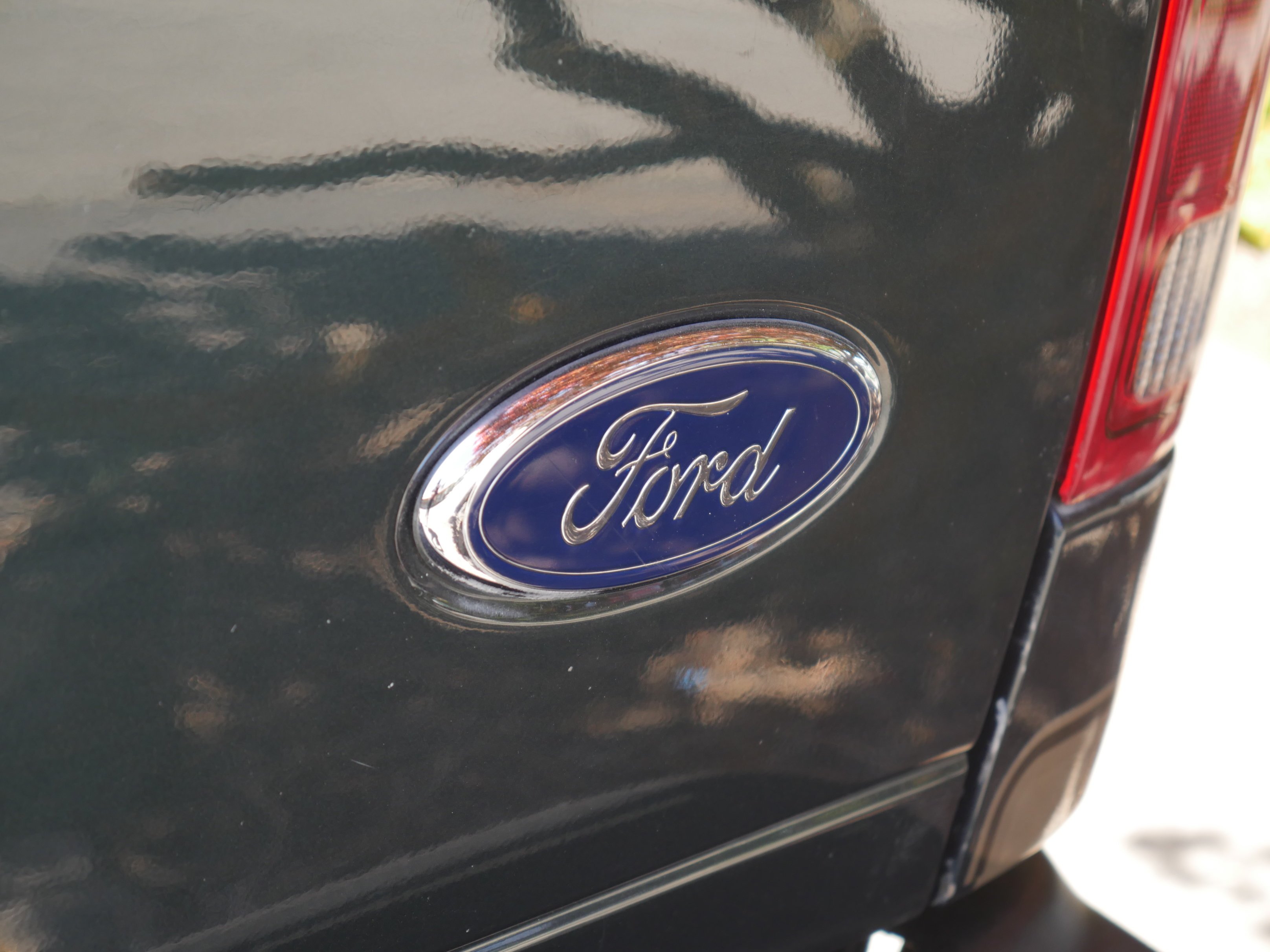 Used 2004 Dark Green Satin Clearcoat Ford Lariat image 23