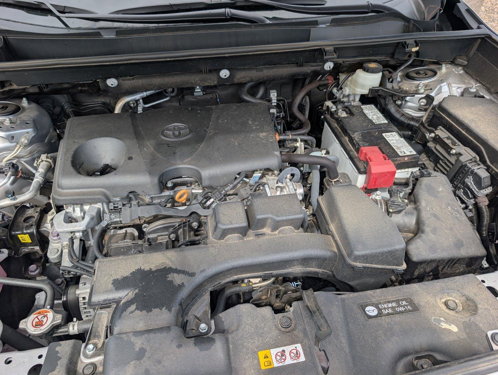 Used 2024 Silver Sky Metallic Toyota XLE Premium image 13