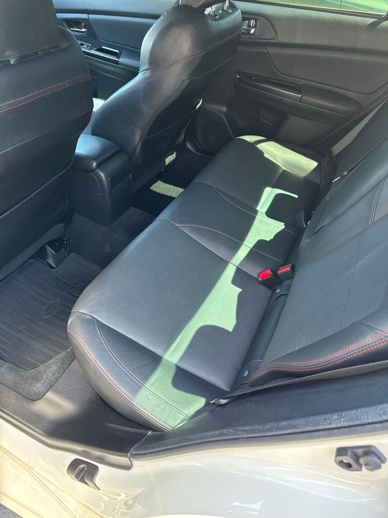 Used 2018 Crystal White Pearl Subaru Limited image 8