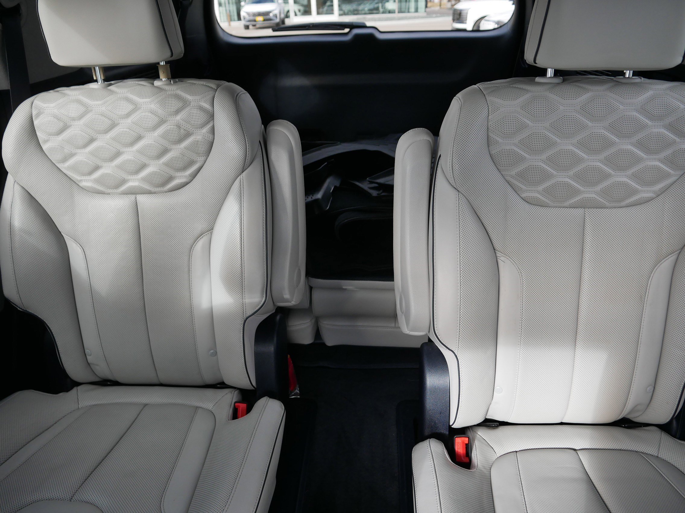 Certified Used 2021 Hyper White Hyundai Limited image 13