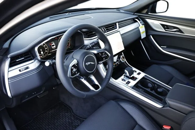 New 2024 Gray Jaguar R-Dynamic SE image 24