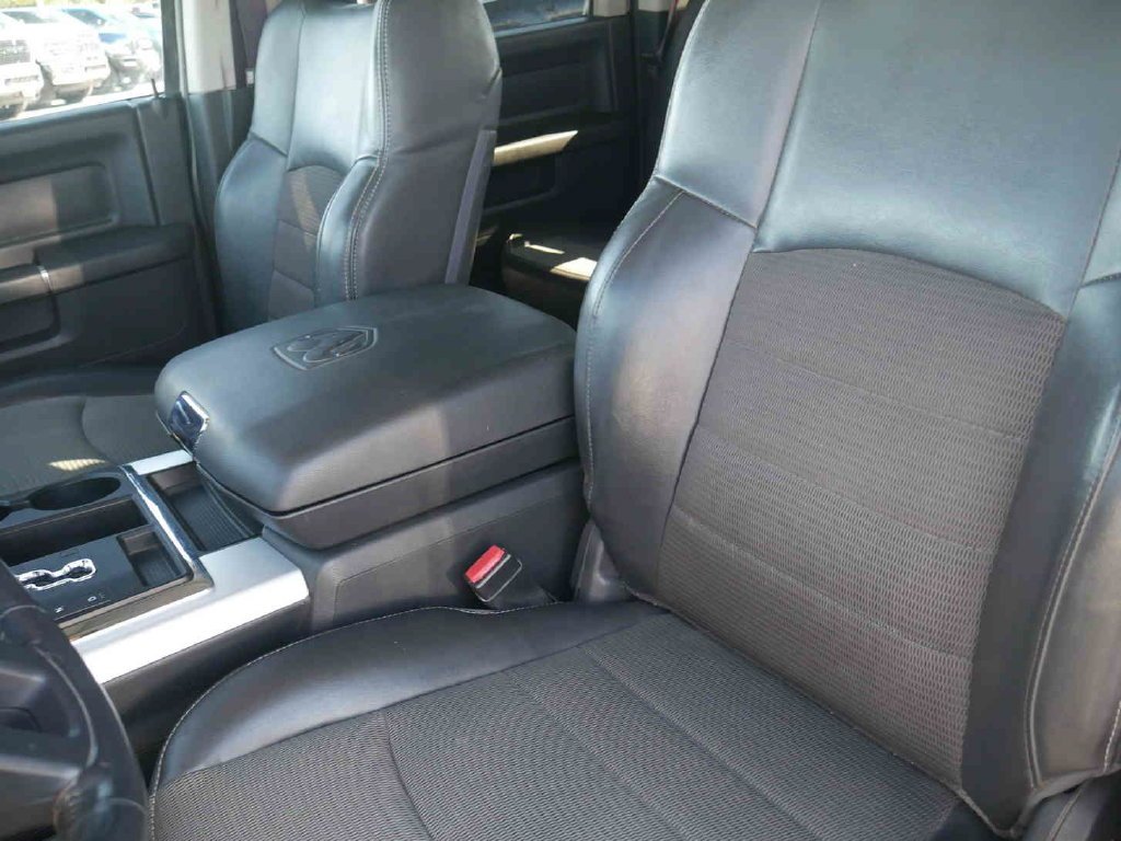 Used 2012 White Ram Sport image 28