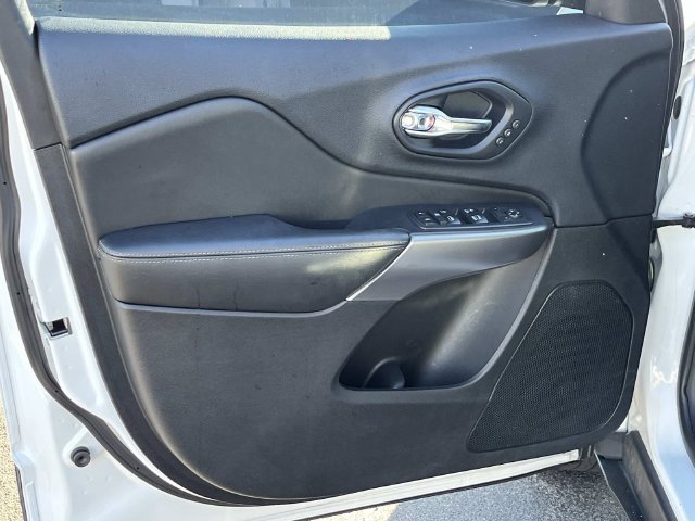 Used 2019 White Jeep Limited image 24
