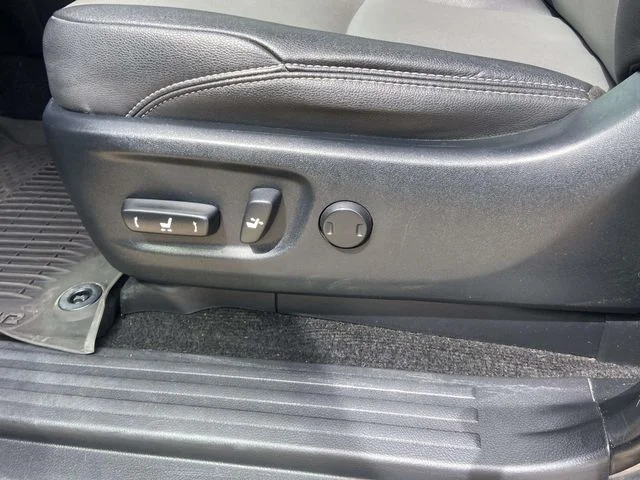 Used 2022 Magnetic Gray Metallic Toyota SR5 Premium image 11