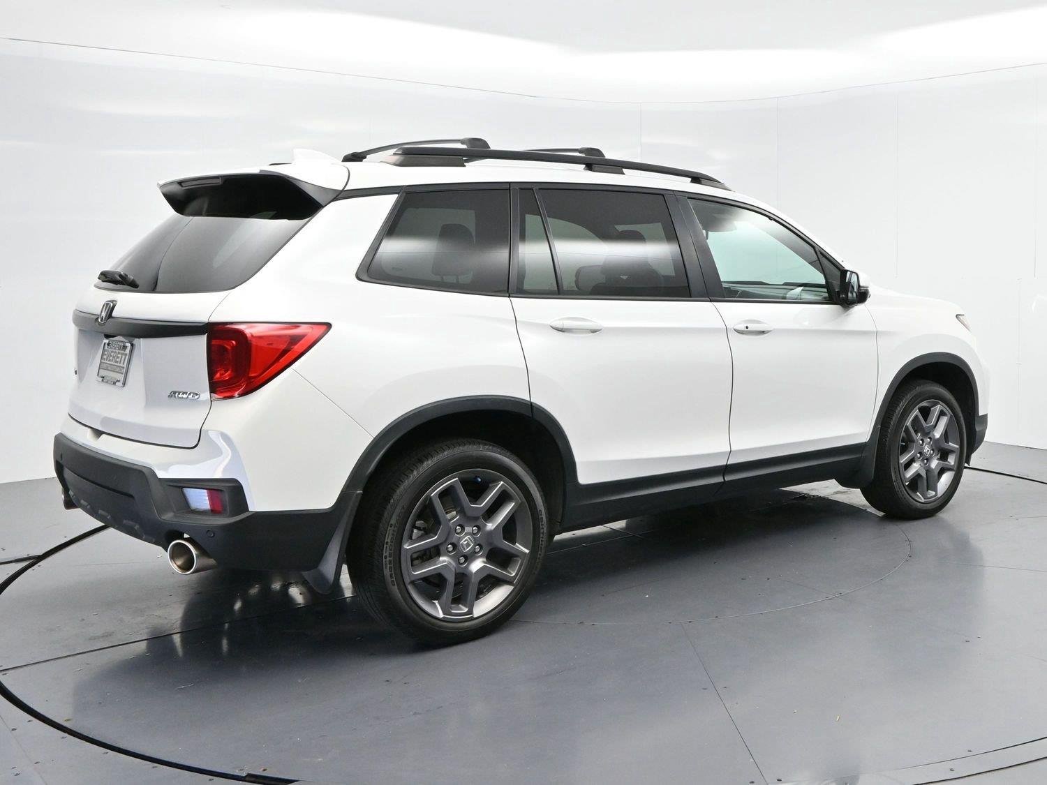 Used 2023 Platinum White Pearl Honda EX-L image 7