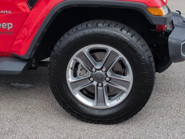 Certified Used 2020 Firecracker Red Clearcoat Jeep Unlimited Sahara image 11