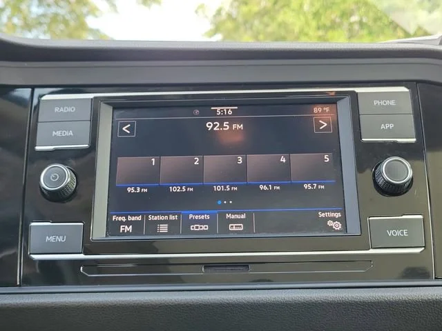 2024 Volkswagen Jetta SE - Photo 28