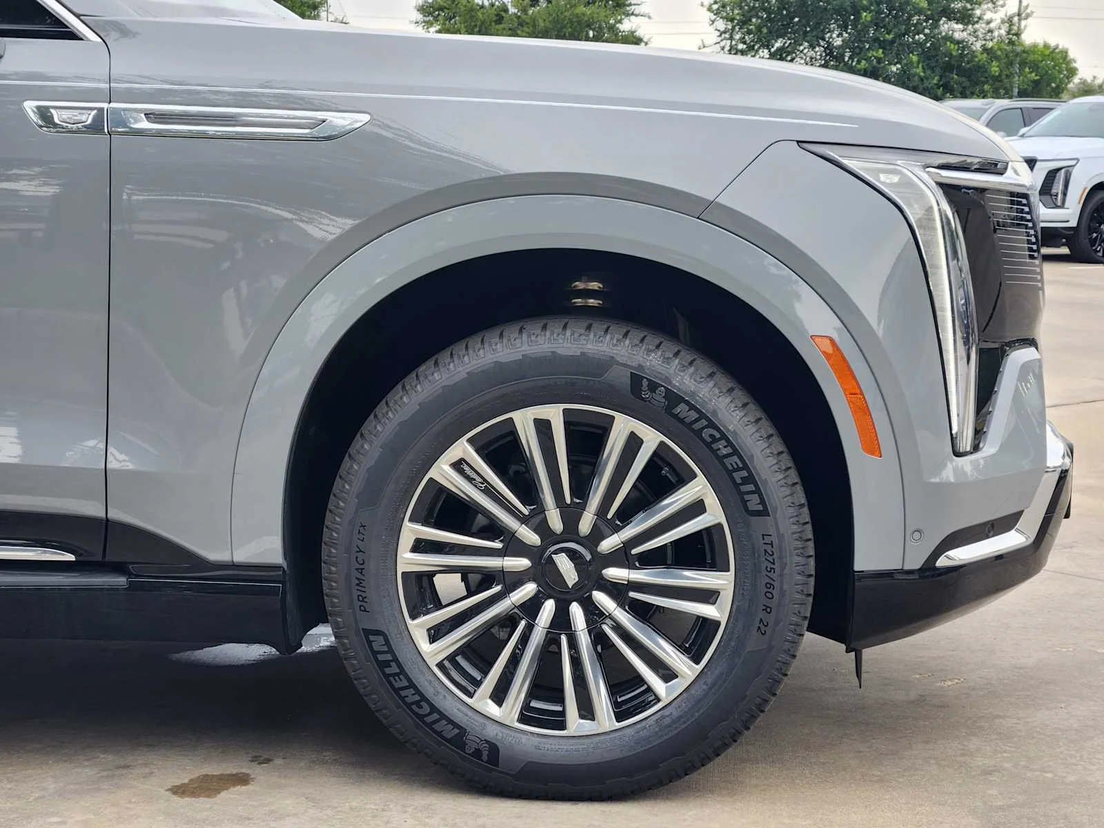 New 2026 Luna Metallic Cadillac Luxury image 5