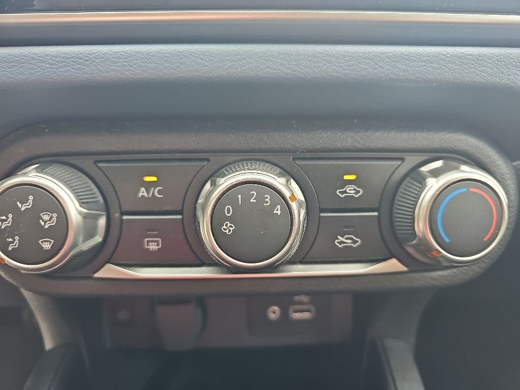 2025 Nissan Versa Sedan SV - Photo 19