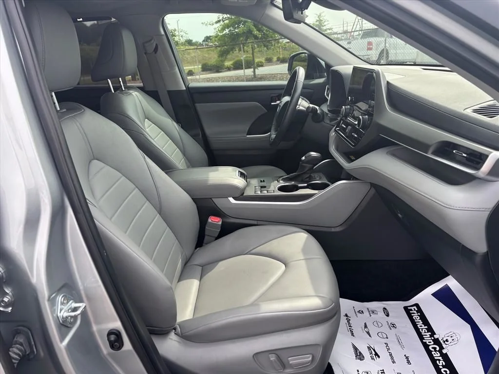 Used 2024 Silver Toyota XLE image 16
