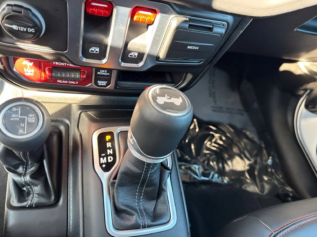 Used 2025 White Jeep Rubicon X image 13