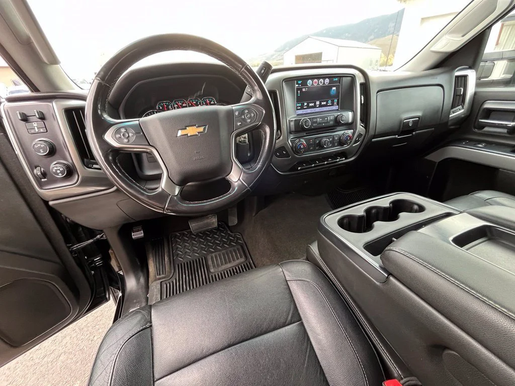 Used 2018 Black Chevrolet LT image 10