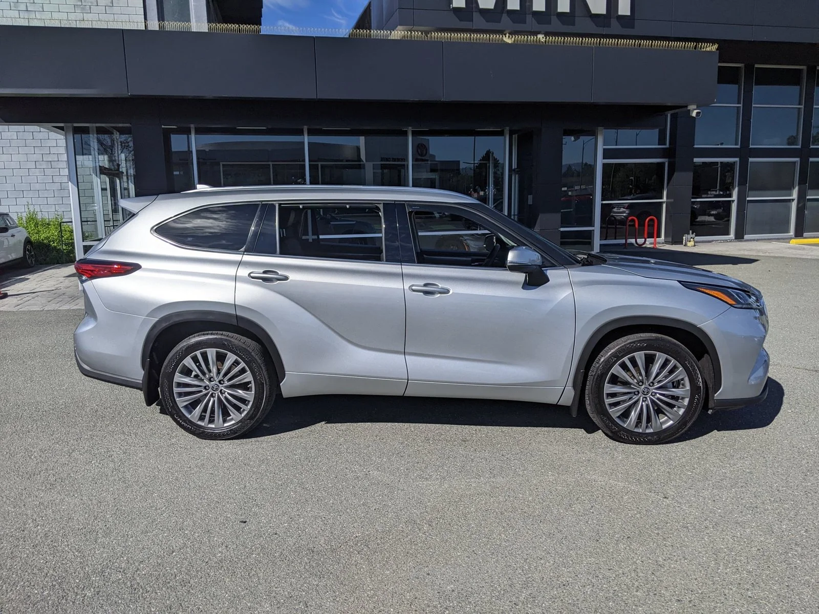 Used 2022 Celestial Silver Metallic Toyota Platinum image 4