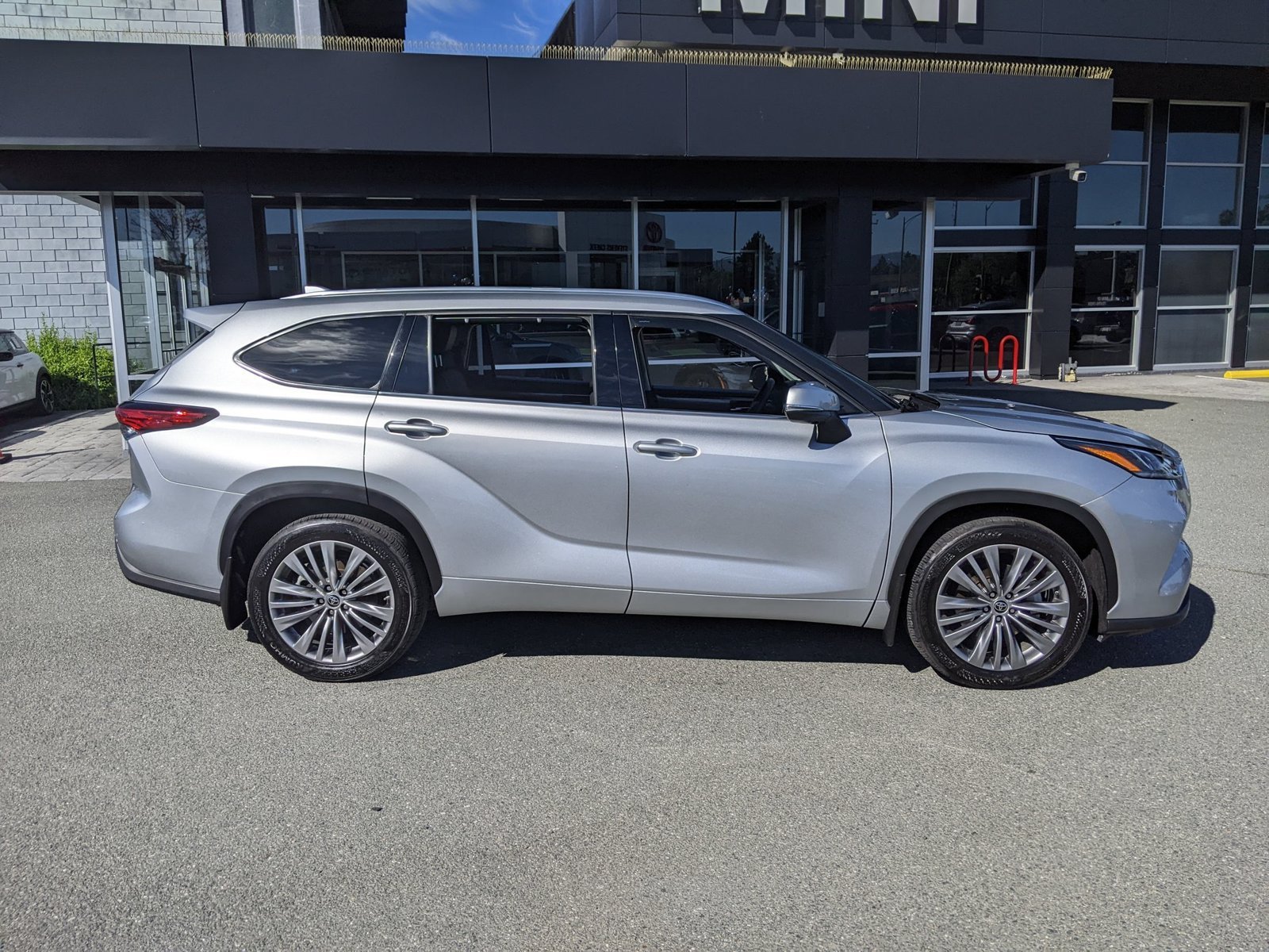 Used 2022 Celestial Silver Metallic Toyota Platinum image 4