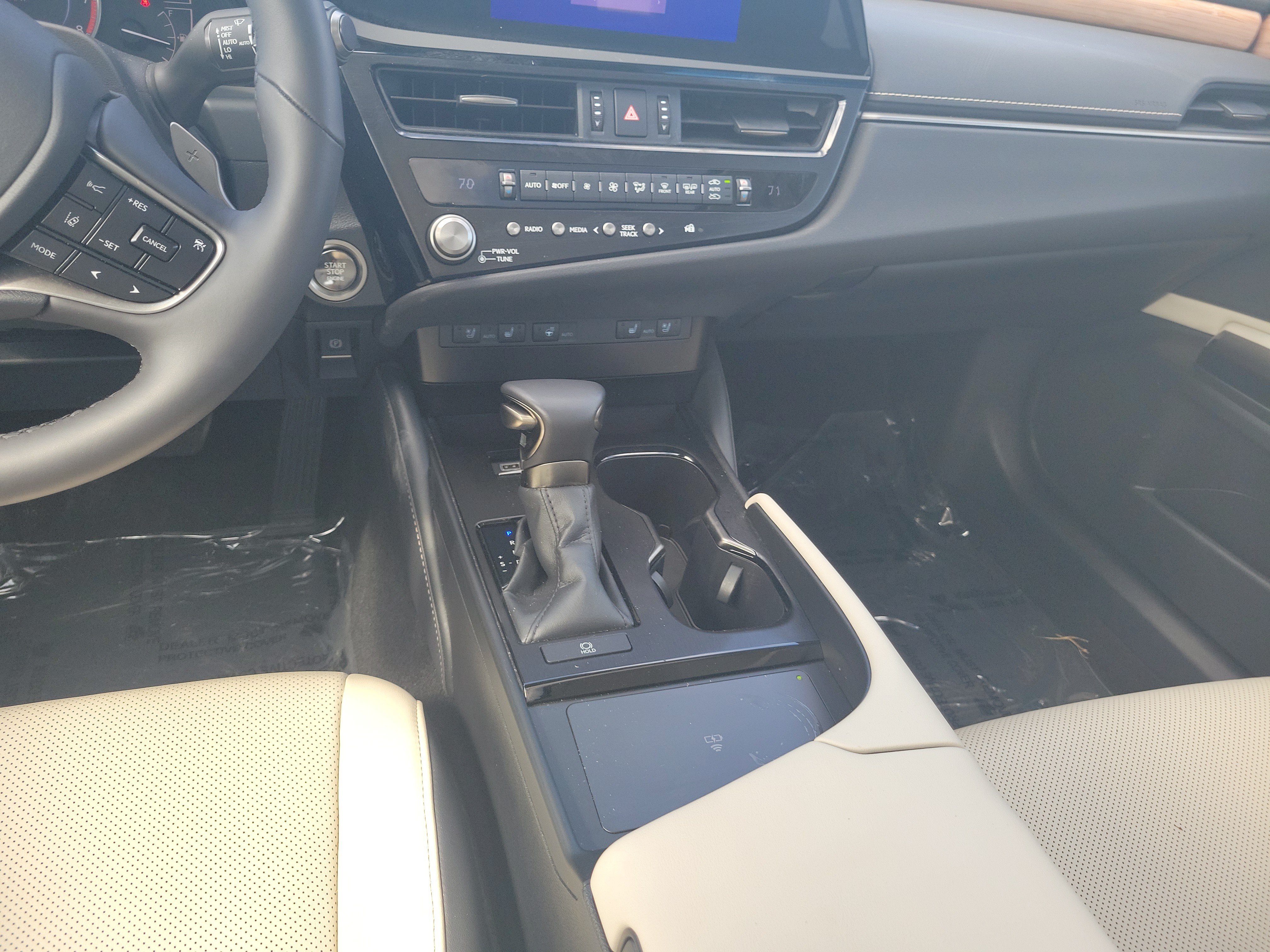 Used 2023 Iridium Lexus 250 image 18