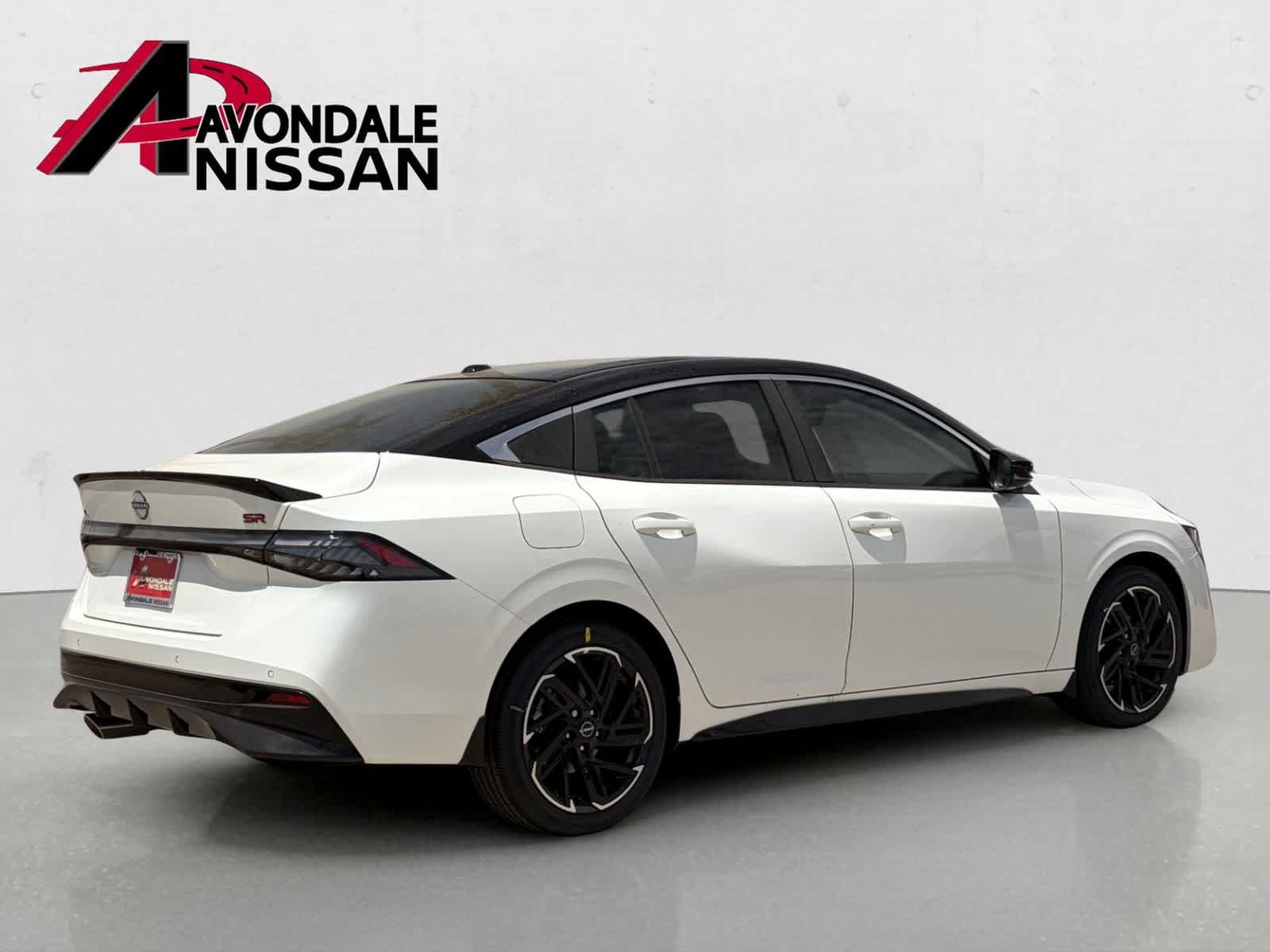 New 2026 Aspen White Tricoat/Super Black Nissan SR image 7