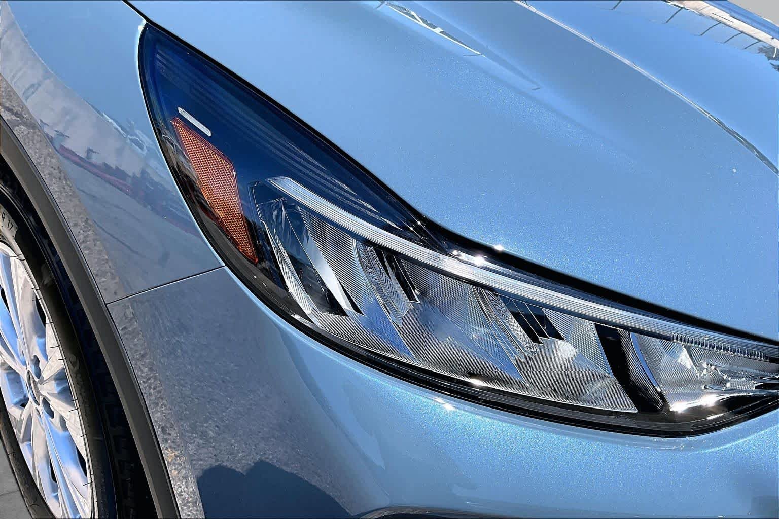 Used 2024 Vapor Blue Metallic Ford Active image 27