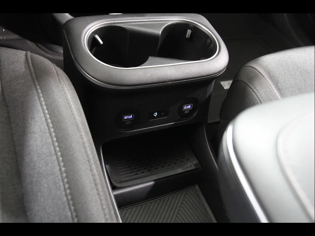 Certified Used 2024 Atlas White Hyundai SEL image 18