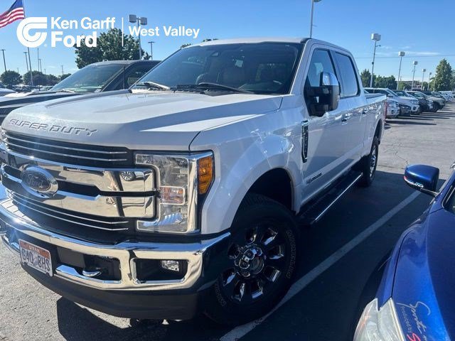 Used 2017 White Platinum Ford Lariat image 1