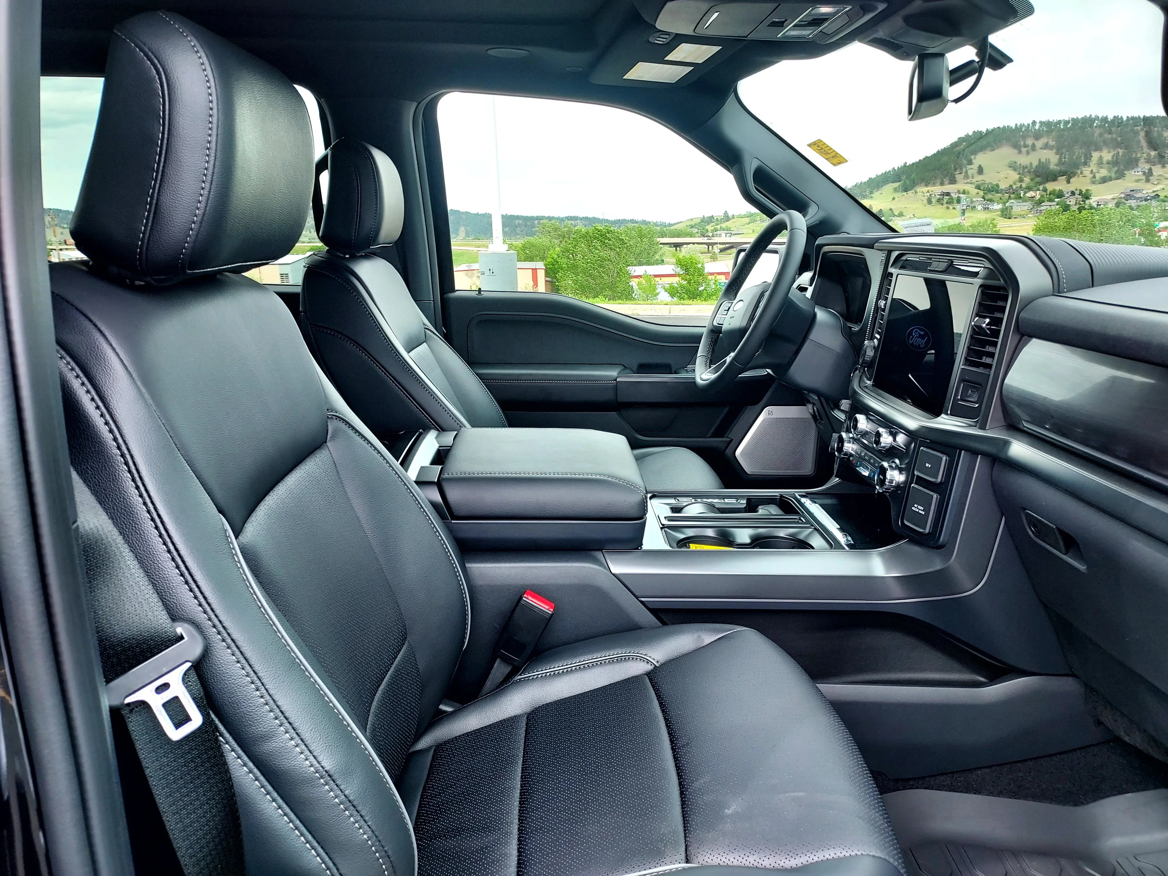 New 2026 Agate Black Metallic Ford LARIAT image 27