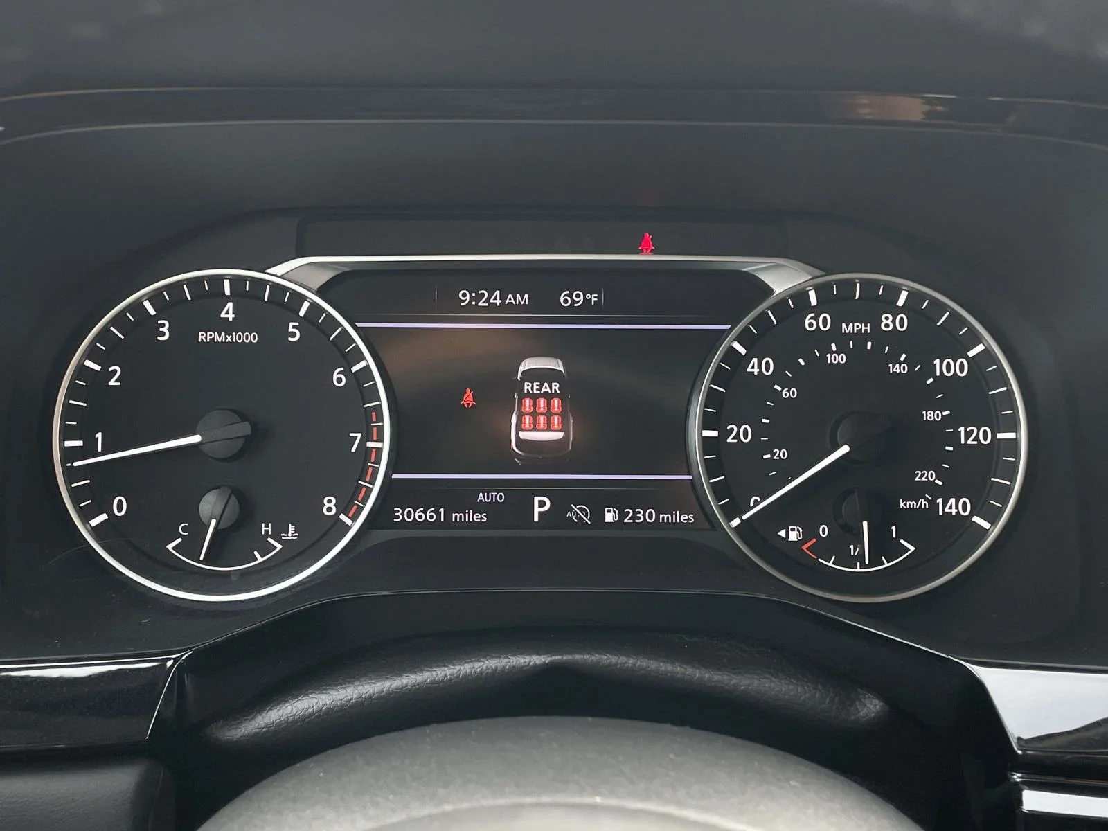 2025 Nissan Pathfinder SV - Photo 14