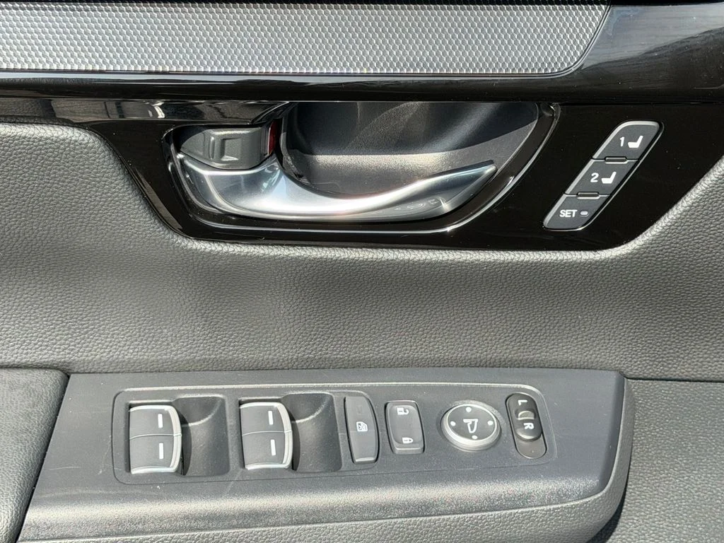 Used 2025 Black Honda EX-L image 11