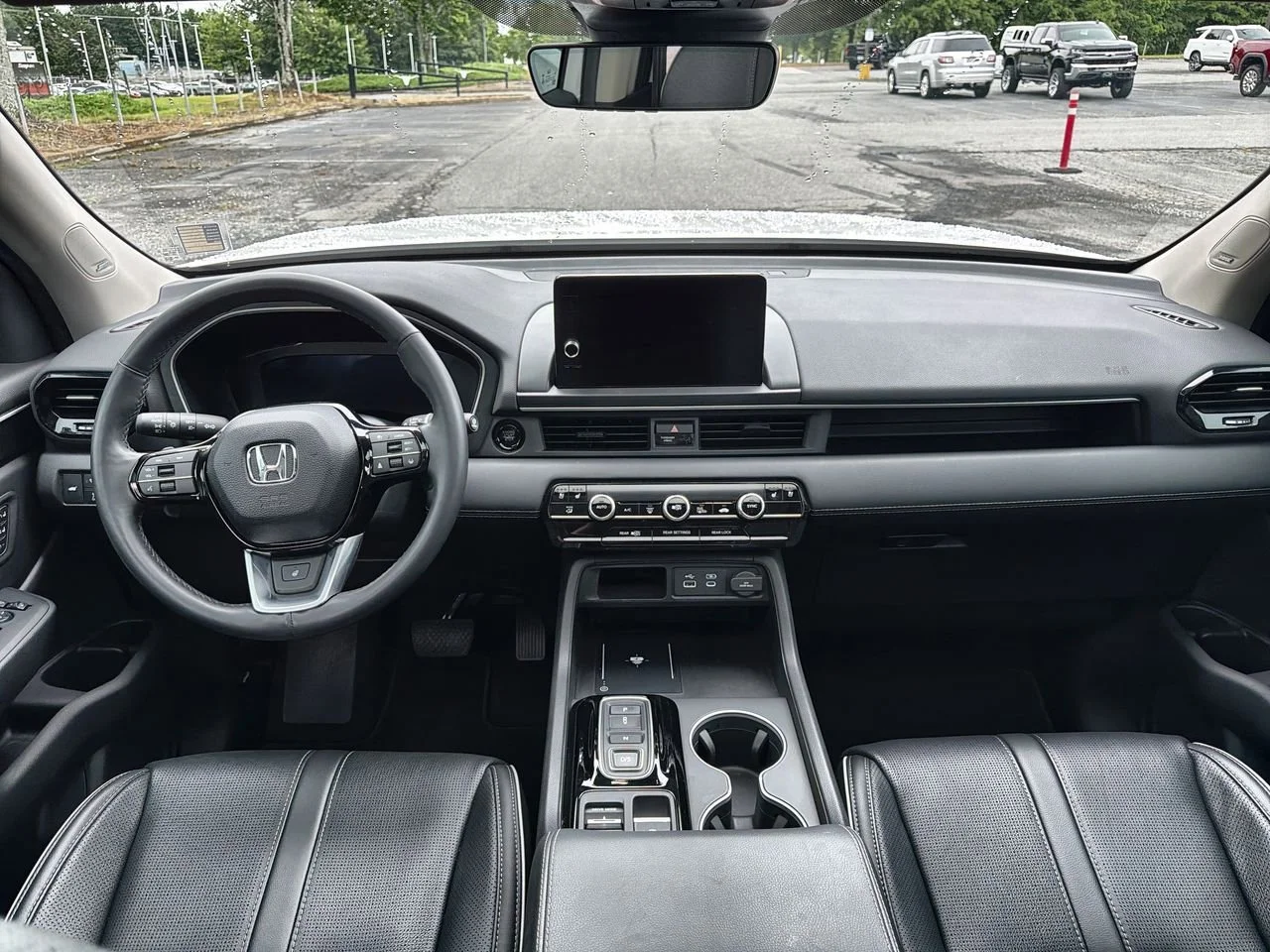 Used 2024 White Honda Elite image 17