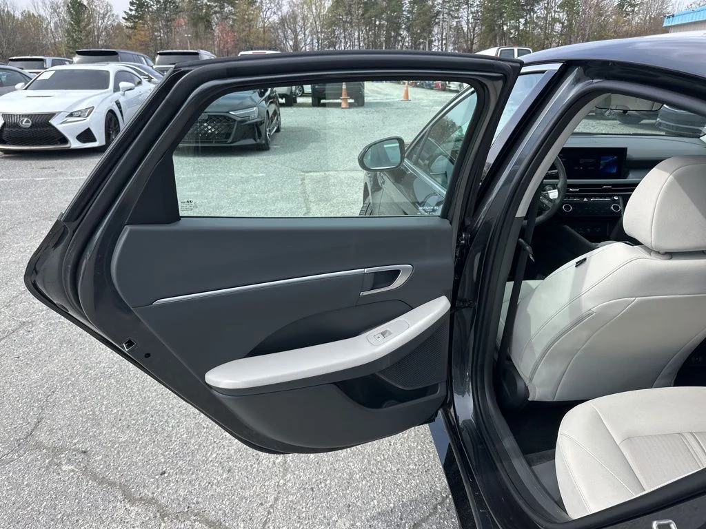 Used 2025 Gray Hyundai SEL image 24