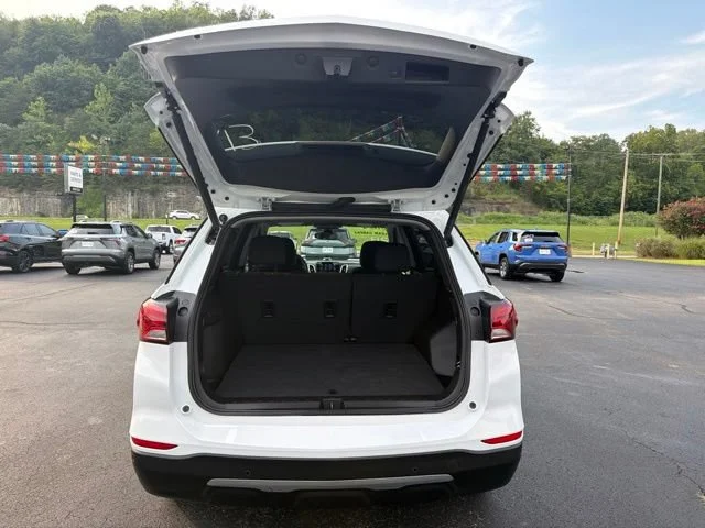 Used 2024 Summit White Chevrolet LT image 20