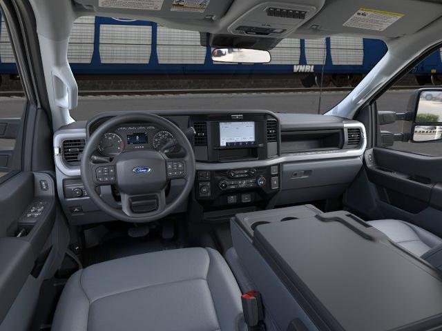 New 2026 Oxford White FORD F-550® XL image 31