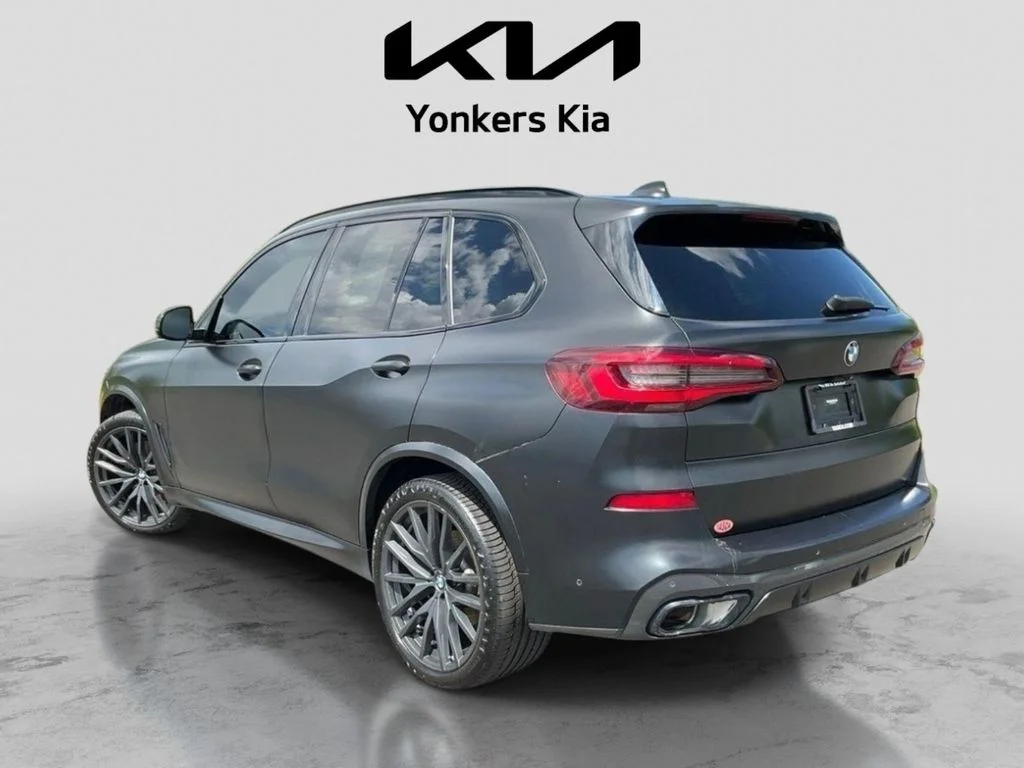 Used 2022 Black BMW xDrive40i image 24
