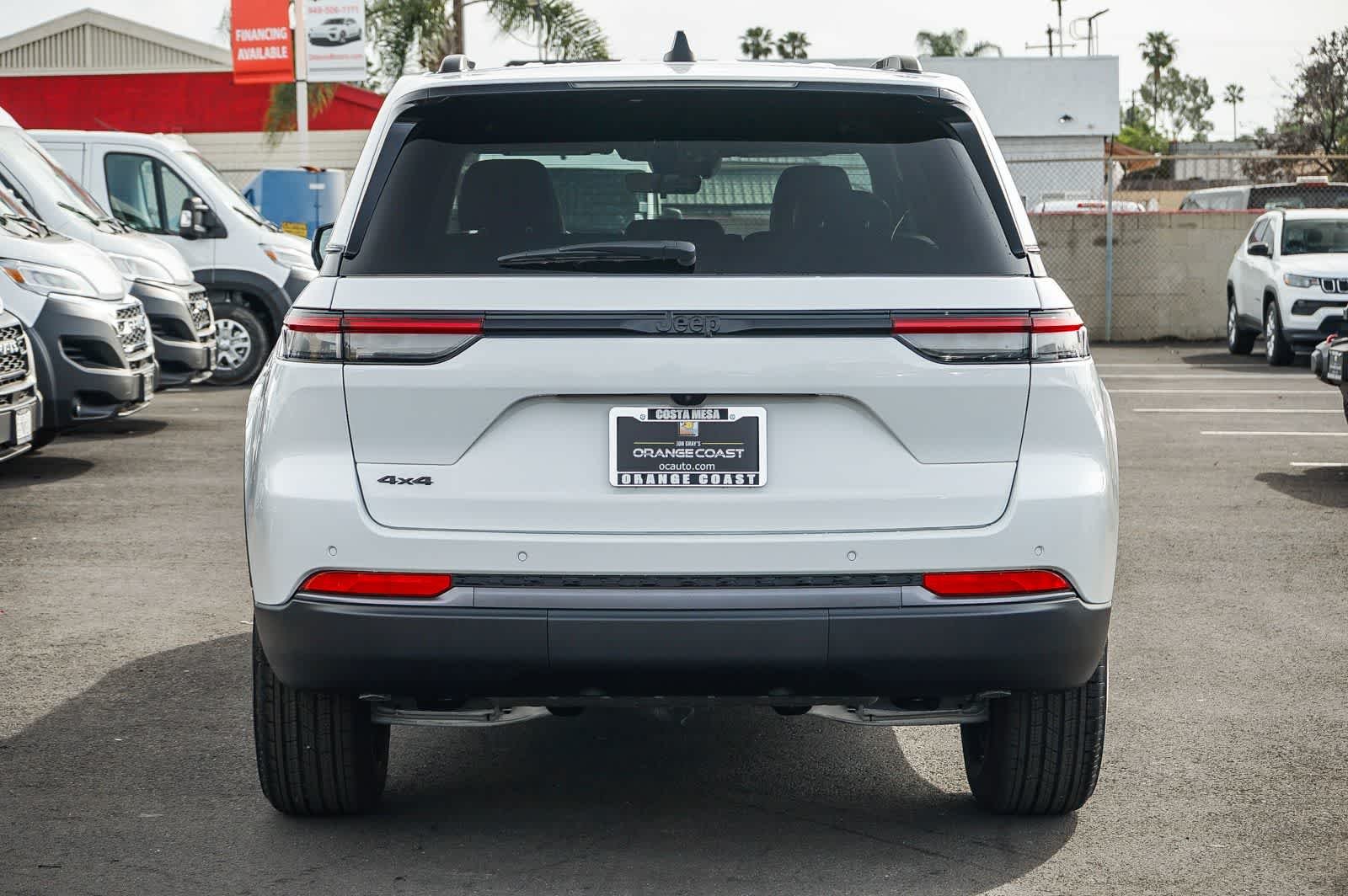 New 2026 Bright White Clearcoat Jeep Laredo Altitude image 5