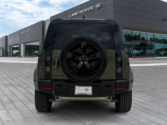 New 2026 Woolstone Green Land Rover X-Dynamic SE image 4