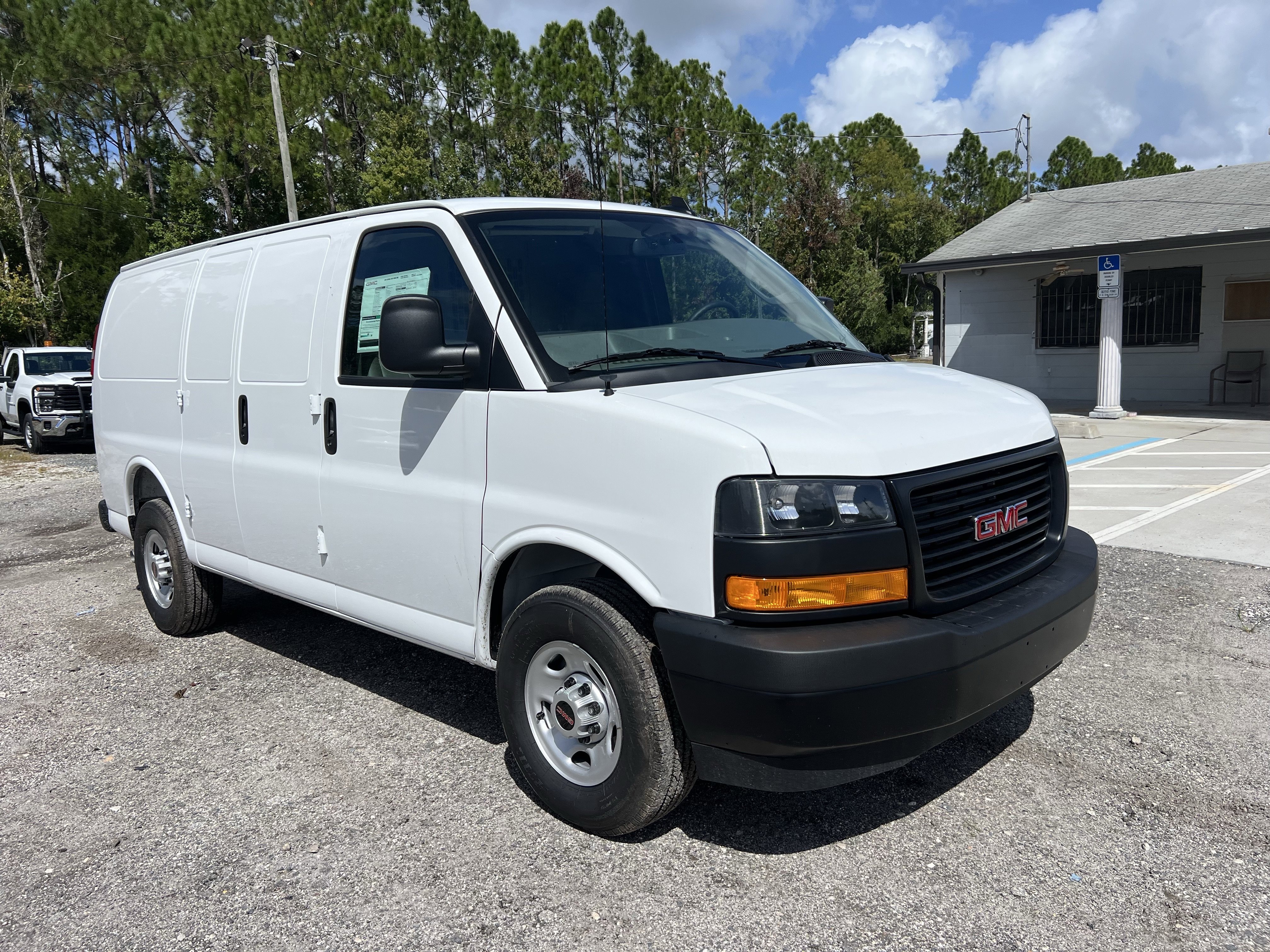 2025 GMC Savana Cargo Work Van - Photo 9