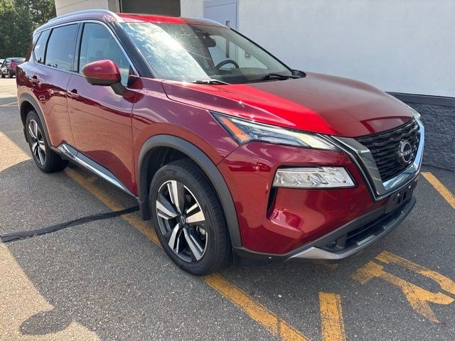 Used 2022 Scarlet Ember Tintcoat Nissan SL image 1