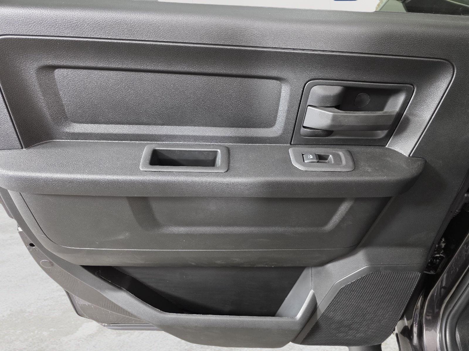 2026 RAM 3500 Chassis Tradesman - Photo 15