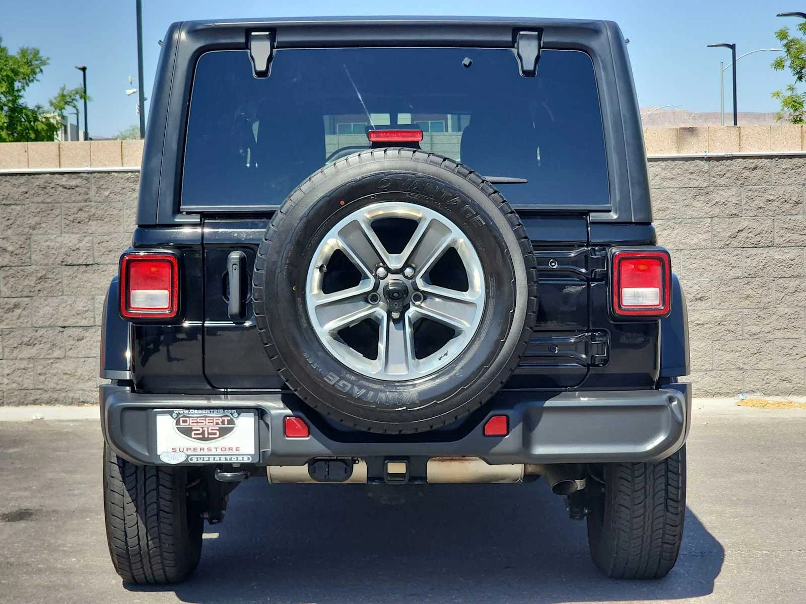 Used 2022 Black Clearcoat Jeep Unlimited Sahara image 7